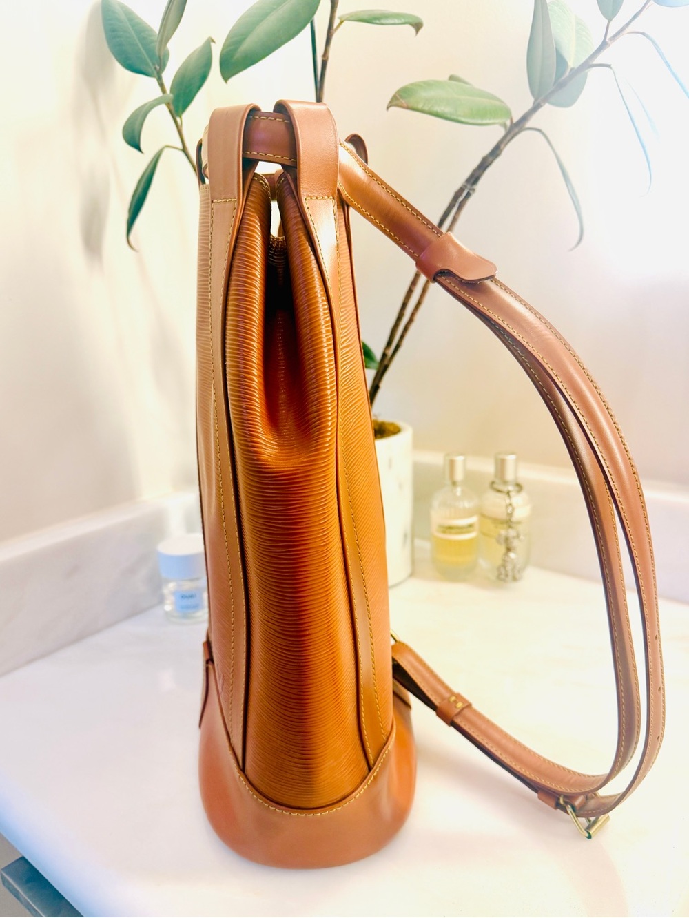 Authentic Louis Vuitton Cognac Epi Leather Bucket Shoulder Bag Randonnee - Picture 4 of 12